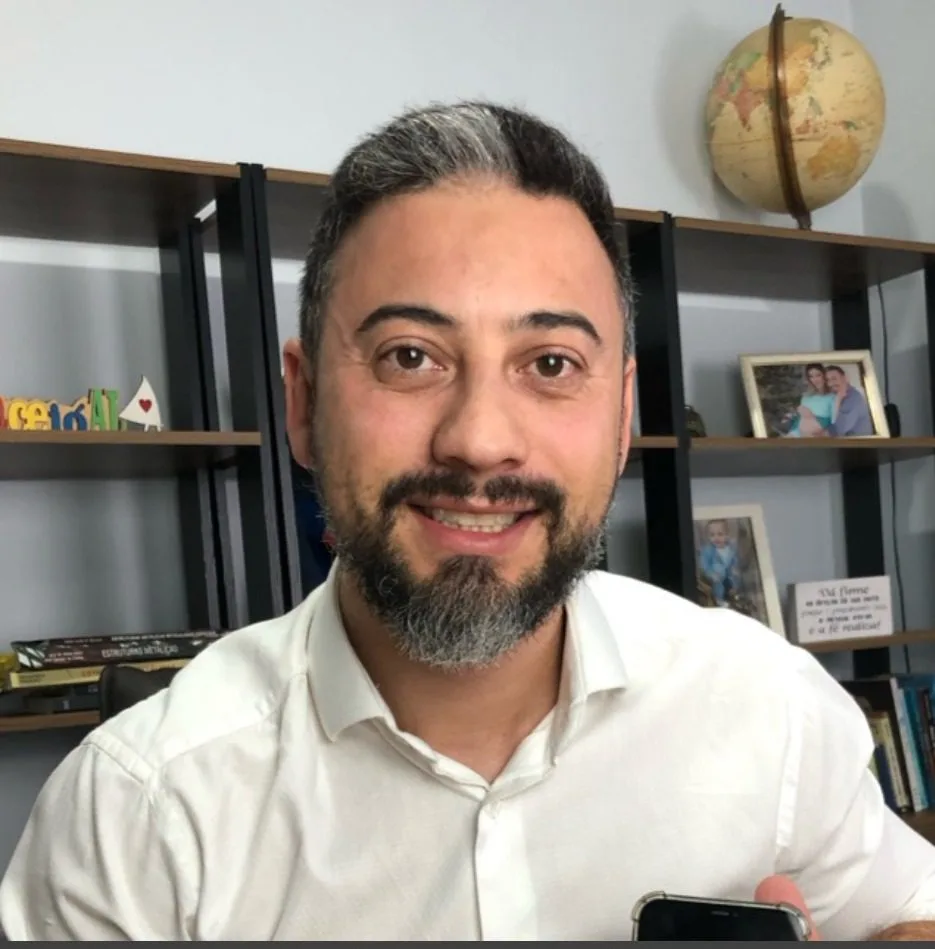 Foto do professor Leonidas Muller